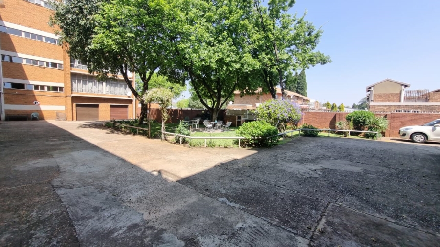 2 Bedroom Property for Sale in Moregloed Gauteng
