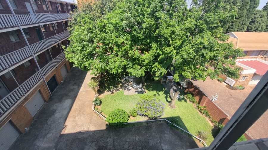 2 Bedroom Property for Sale in Moregloed Gauteng