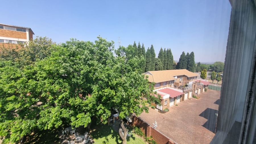 2 Bedroom Property for Sale in Moregloed Gauteng
