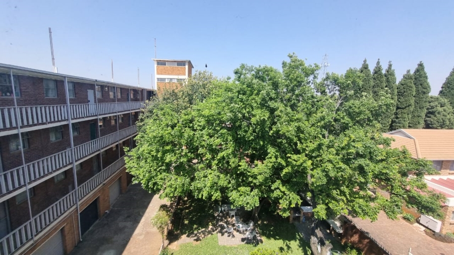 2 Bedroom Property for Sale in Moregloed Gauteng