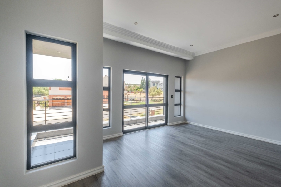 4 Bedroom Property for Sale in Waterlake Farm Lifestyle Estate Gauteng