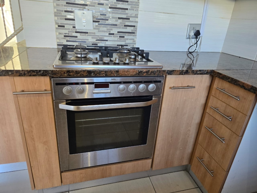 To Let 2 Bedroom Property for Rent in Witfield Gauteng
