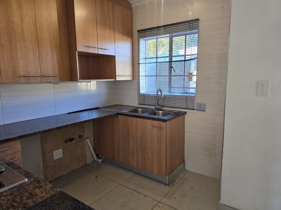 To Let 2 Bedroom Property for Rent in Witfield Gauteng
