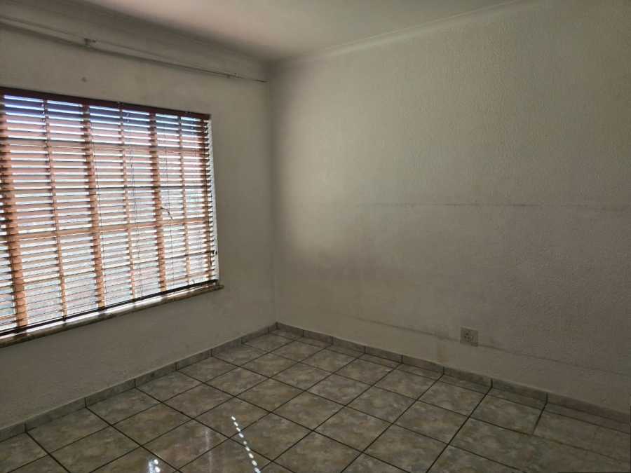 To Let 2 Bedroom Property for Rent in Witfield Gauteng