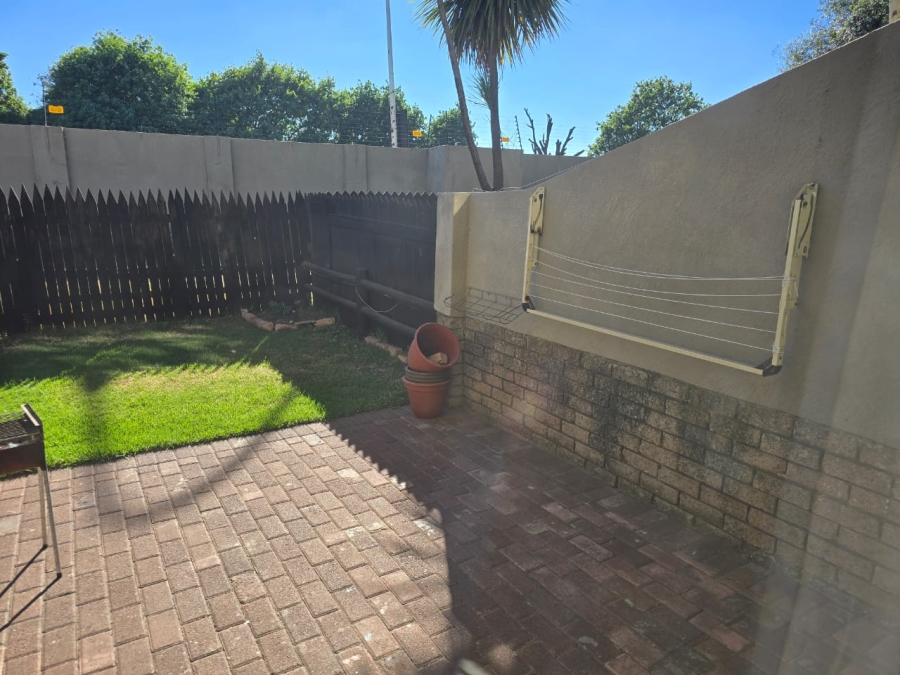 To Let 2 Bedroom Property for Rent in Witfield Gauteng