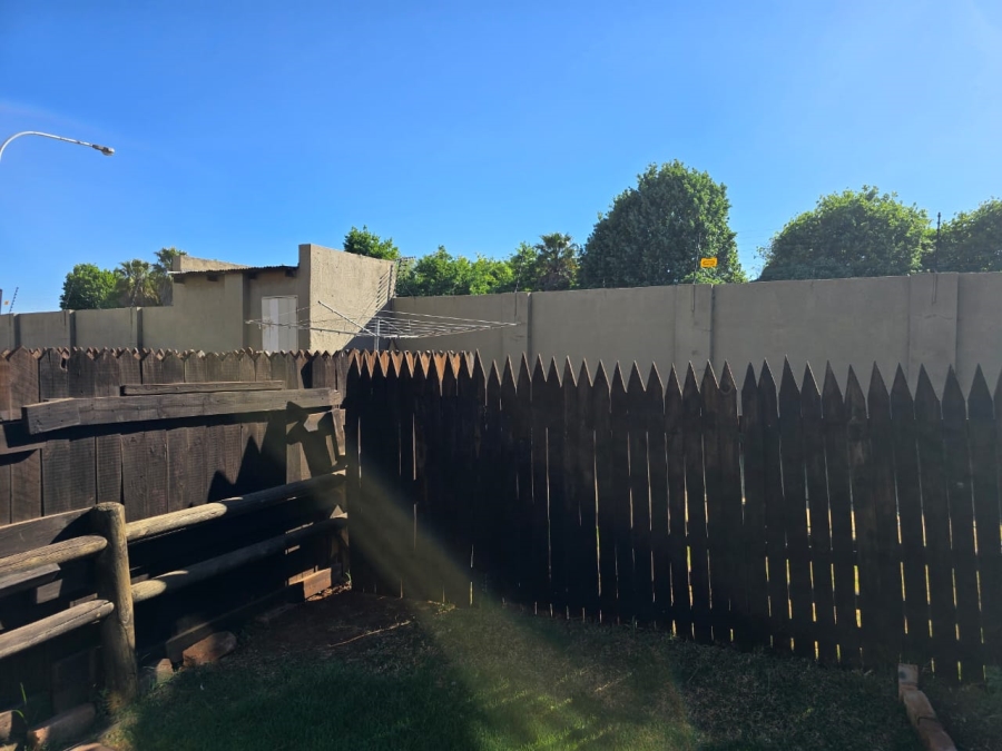 To Let 2 Bedroom Property for Rent in Witfield Gauteng