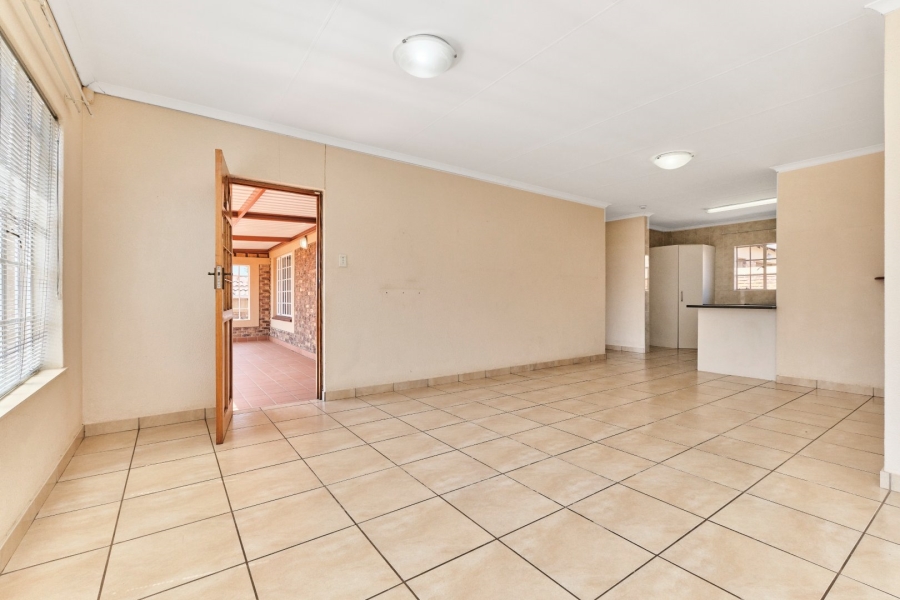 2 Bedroom Property for Sale in Honeydew Grove Gauteng