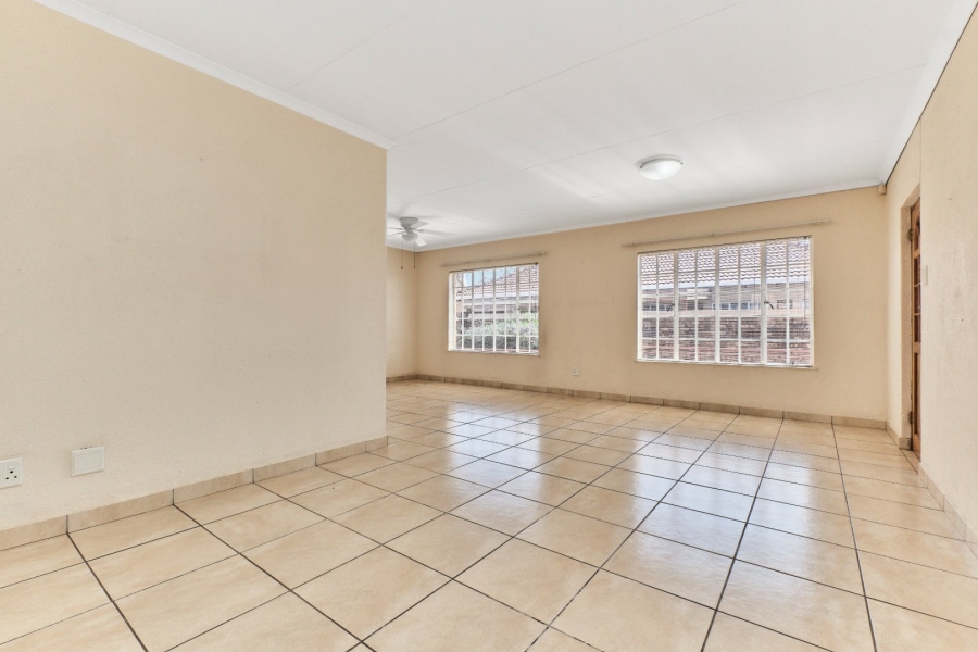 2 Bedroom Property for Sale in Honeydew Grove Gauteng
