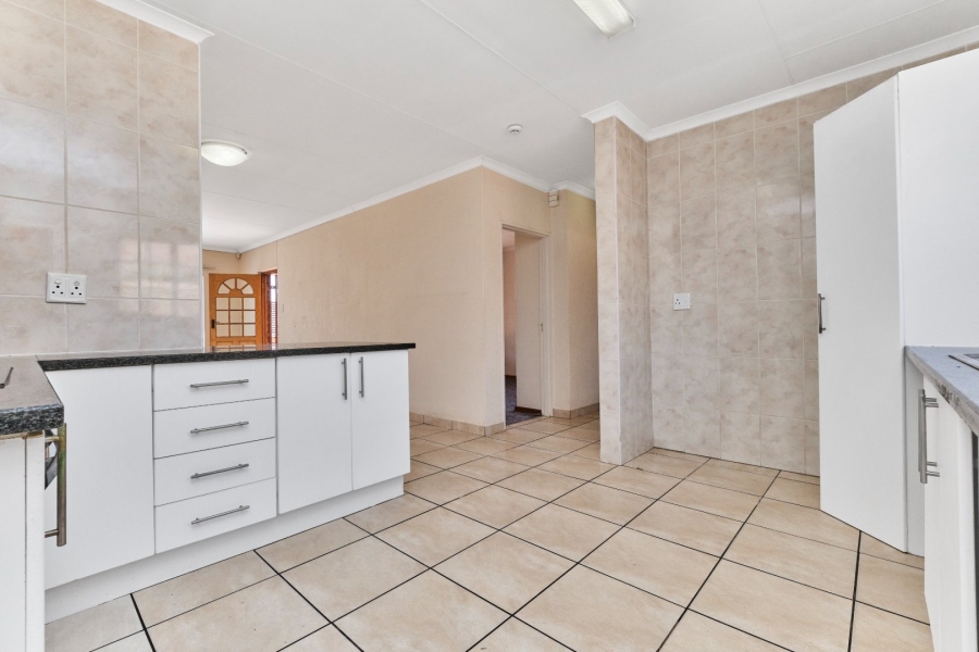 2 Bedroom Property for Sale in Honeydew Grove Gauteng