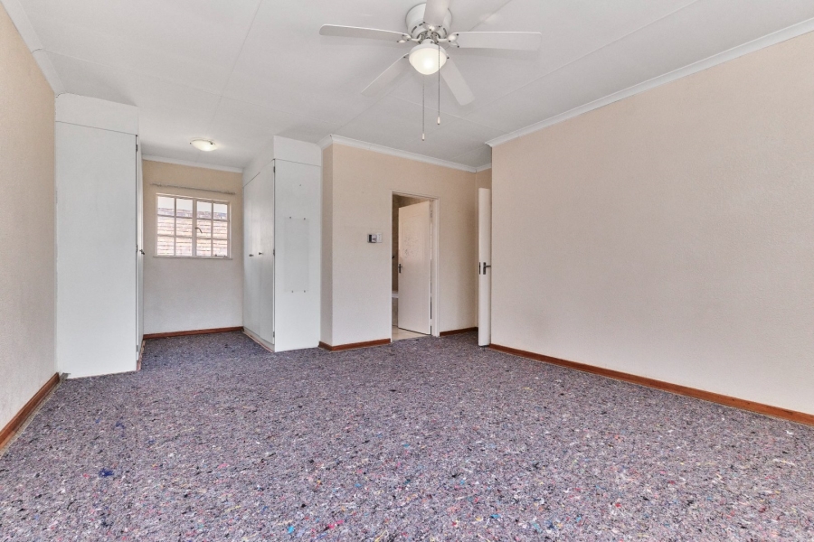 2 Bedroom Property for Sale in Honeydew Grove Gauteng