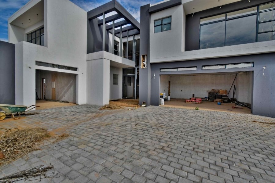 6 Bedroom Property for Sale in The Ridge Gauteng