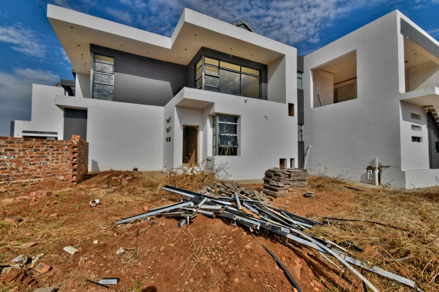 6 Bedroom Property for Sale in The Ridge Gauteng