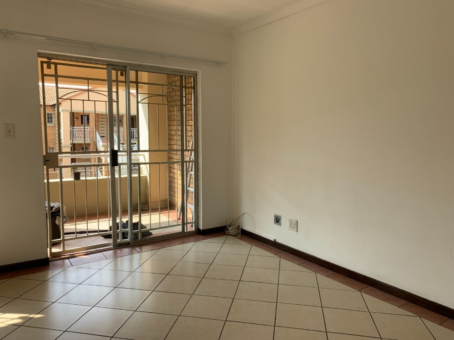 2 Bedroom Property for Sale in Die Hoewes Gauteng