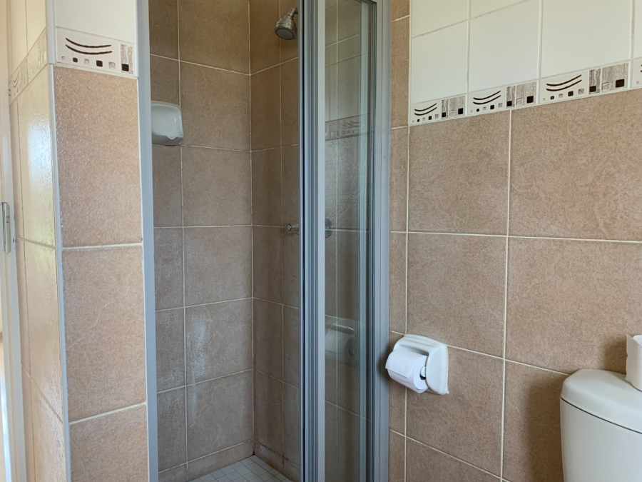 2 Bedroom Property for Sale in Die Hoewes Gauteng