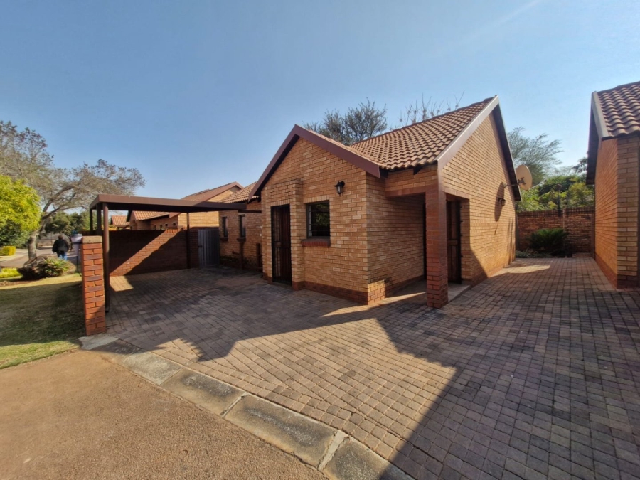 2 Bedroom Property for Sale in Montana Tuine Gauteng