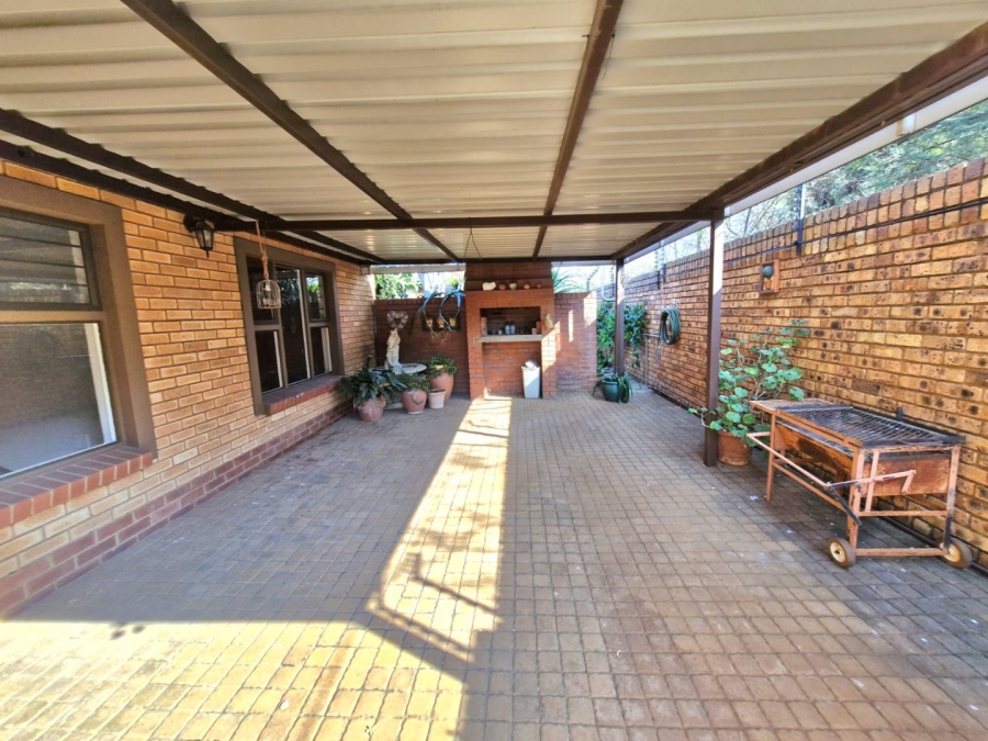 2 Bedroom Property for Sale in Montana Tuine Gauteng