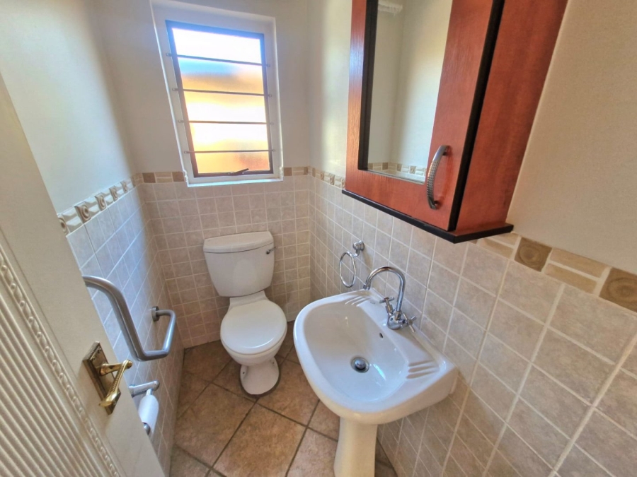 2 Bedroom Property for Sale in Montana Tuine Gauteng