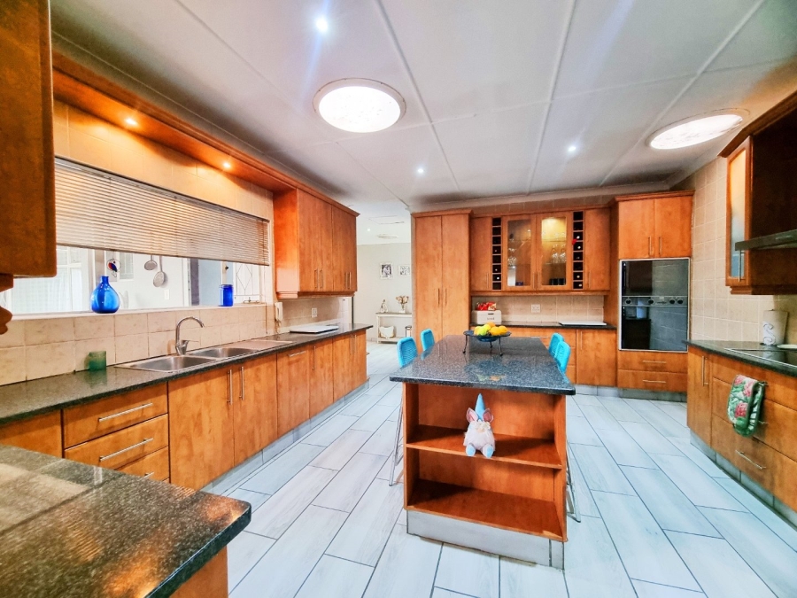 5 Bedroom Property for Sale in Randhart Gauteng