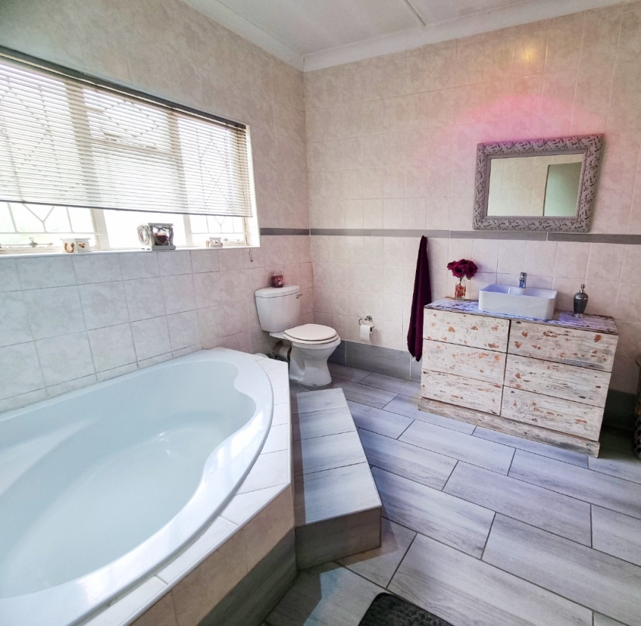 5 Bedroom Property for Sale in Randhart Gauteng