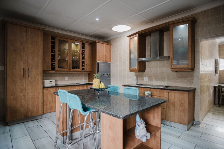 5 Bedroom Property for Sale in Randhart Gauteng