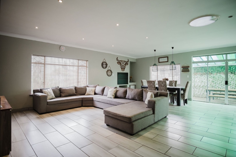 5 Bedroom Property for Sale in Randhart Gauteng