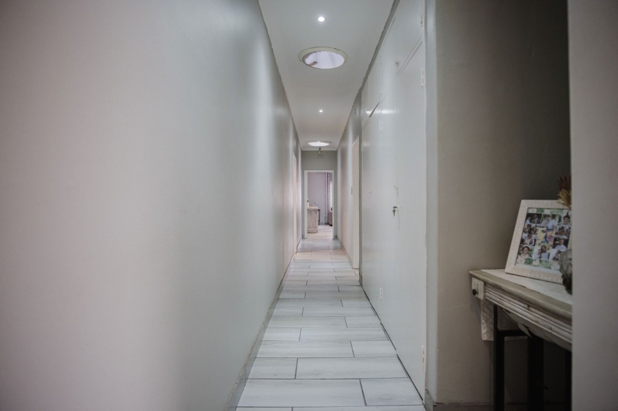 5 Bedroom Property for Sale in Randhart Gauteng