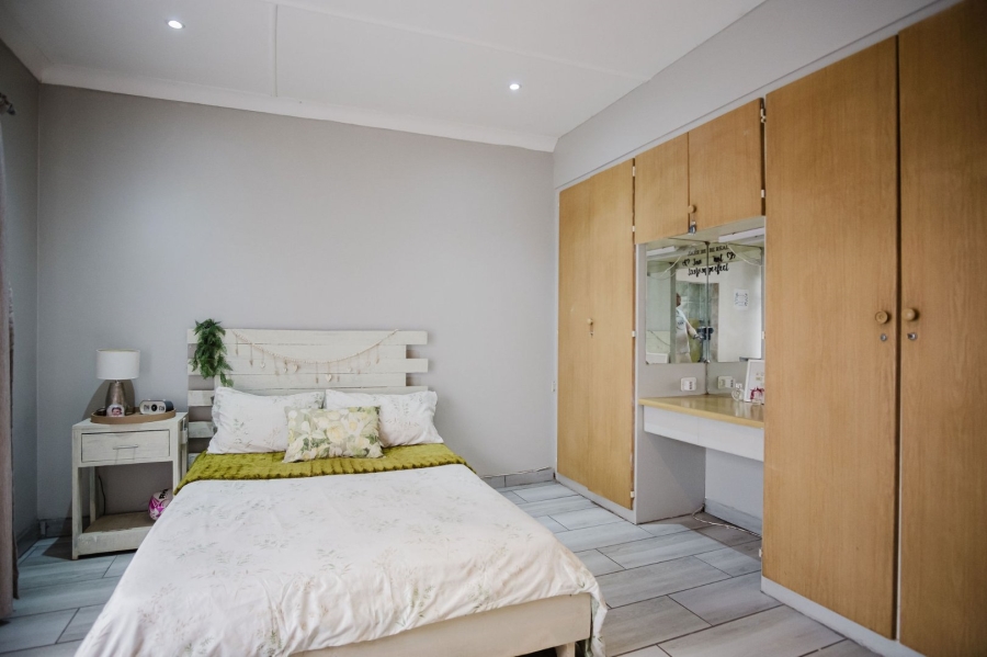 5 Bedroom Property for Sale in Randhart Gauteng