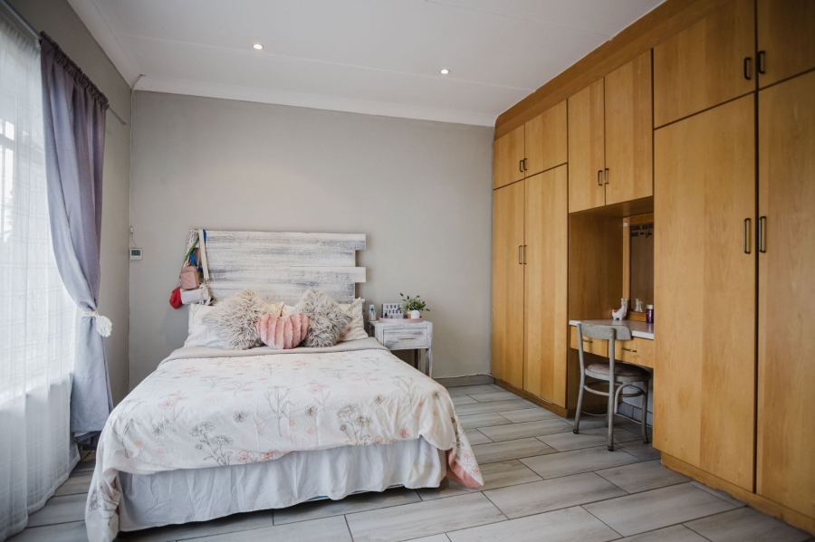 5 Bedroom Property for Sale in Randhart Gauteng