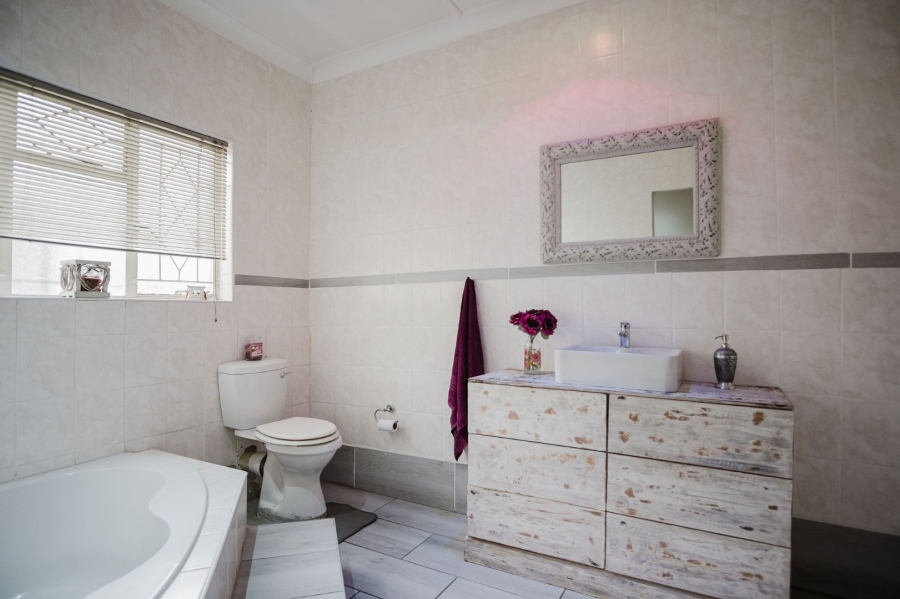 5 Bedroom Property for Sale in Randhart Gauteng