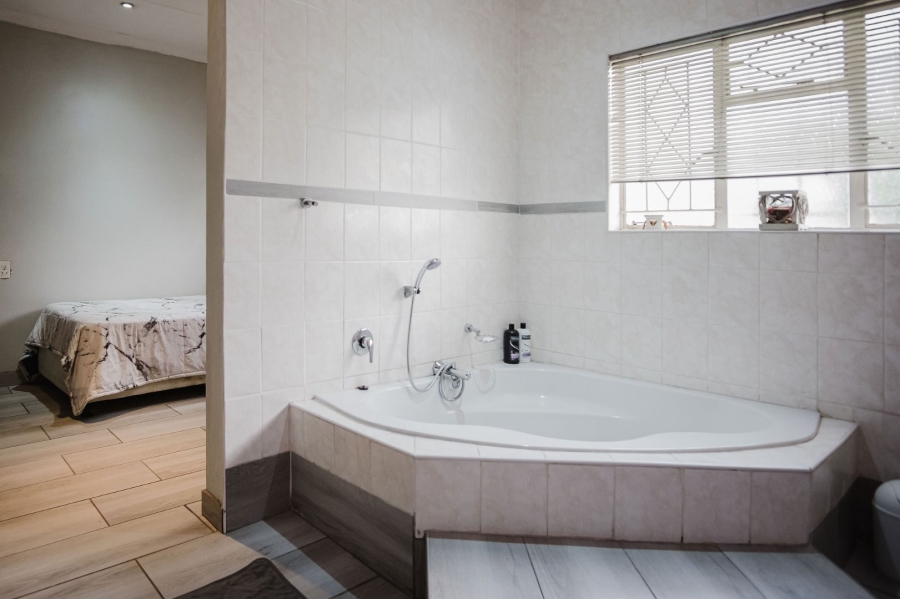 5 Bedroom Property for Sale in Randhart Gauteng