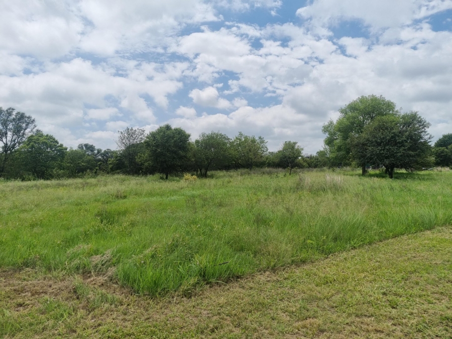 Commercial Property for Sale in Waterlake Farm Lifestyle Estate Gauteng