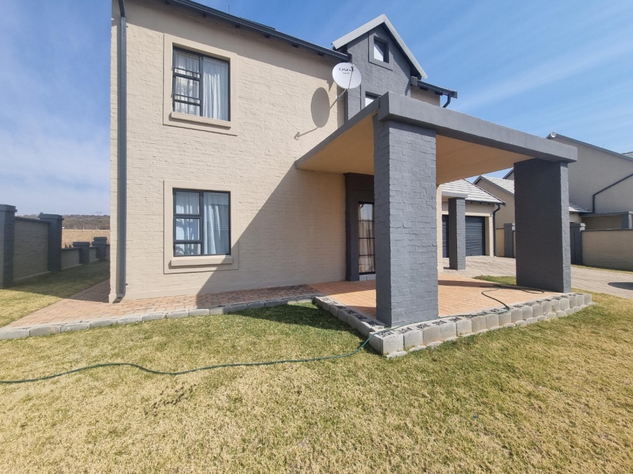 4 Bedroom Property for Sale in Waterlake Farm Lifestyle Estate Gauteng