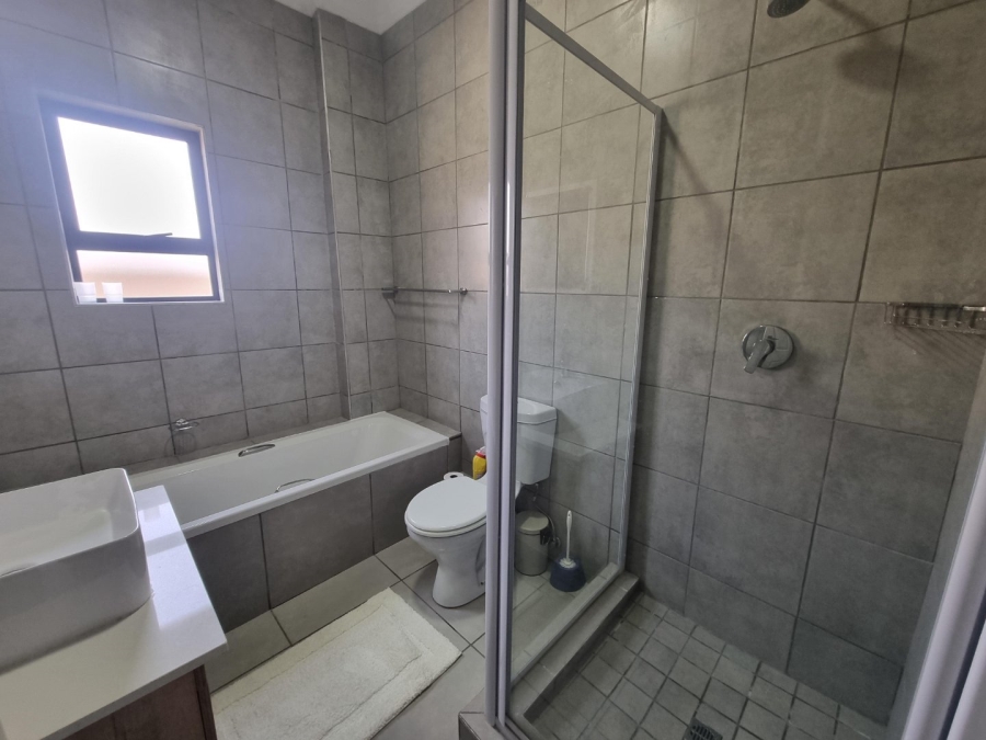 4 Bedroom Property for Sale in Waterlake Farm Lifestyle Estate Gauteng