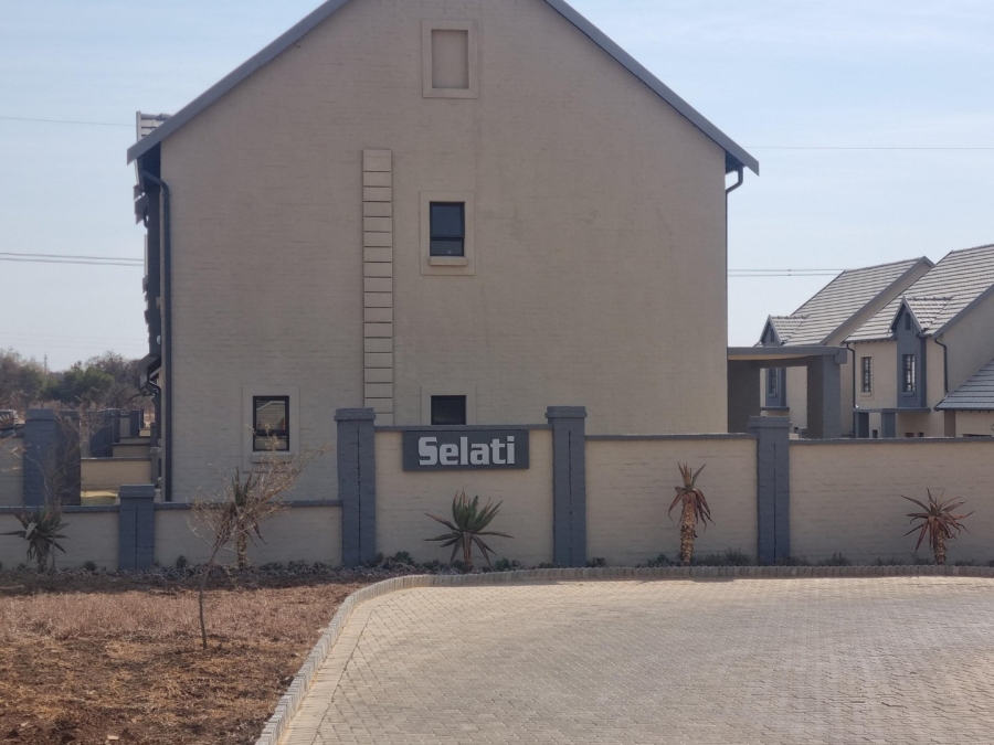 4 Bedroom Property for Sale in Waterlake Farm Lifestyle Estate Gauteng