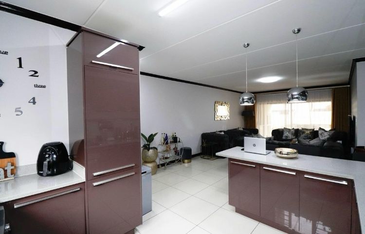 3 Bedroom Property for Sale in Carlswald Gauteng