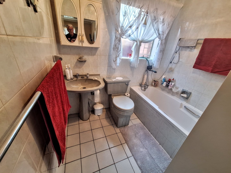2 Bedroom Property for Sale in Ninapark Gauteng
