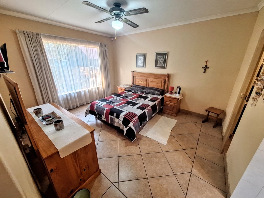 2 Bedroom Property for Sale in Ninapark Gauteng