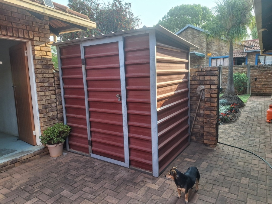 2 Bedroom Property for Sale in Ninapark Gauteng