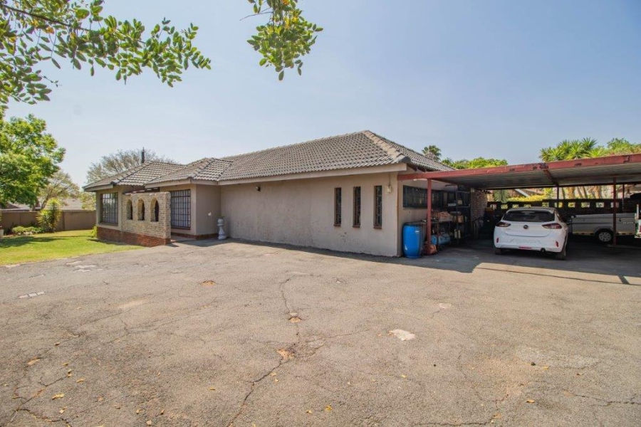 4 Bedroom Property for Sale in Birchleigh North Gauteng