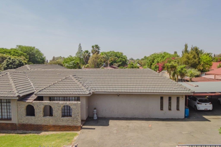 4 Bedroom Property for Sale in Birchleigh North Gauteng