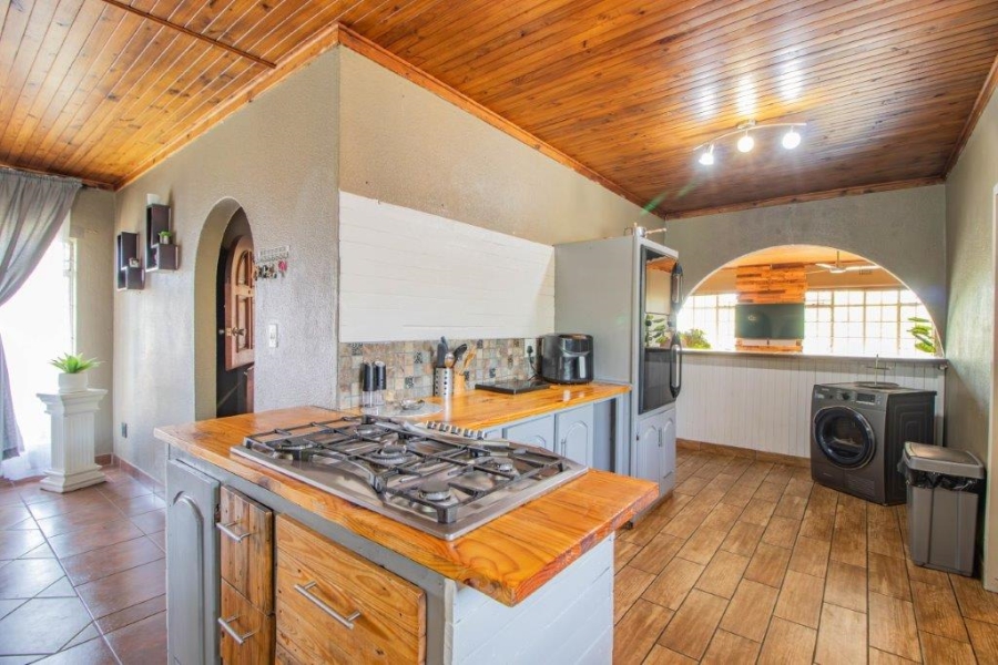 4 Bedroom Property for Sale in Birchleigh North Gauteng