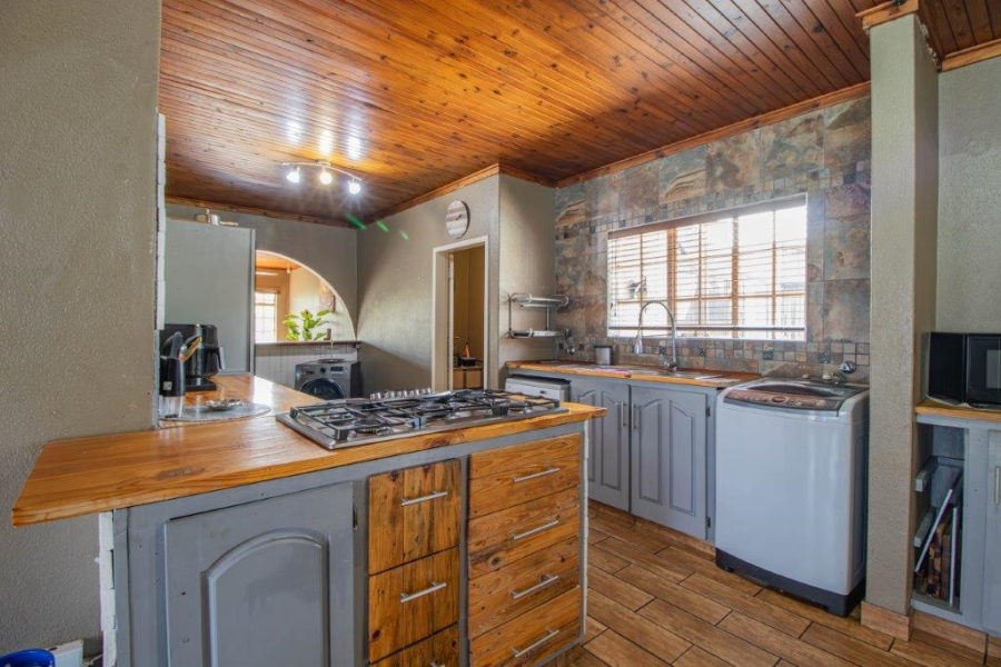 4 Bedroom Property for Sale in Birchleigh North Gauteng