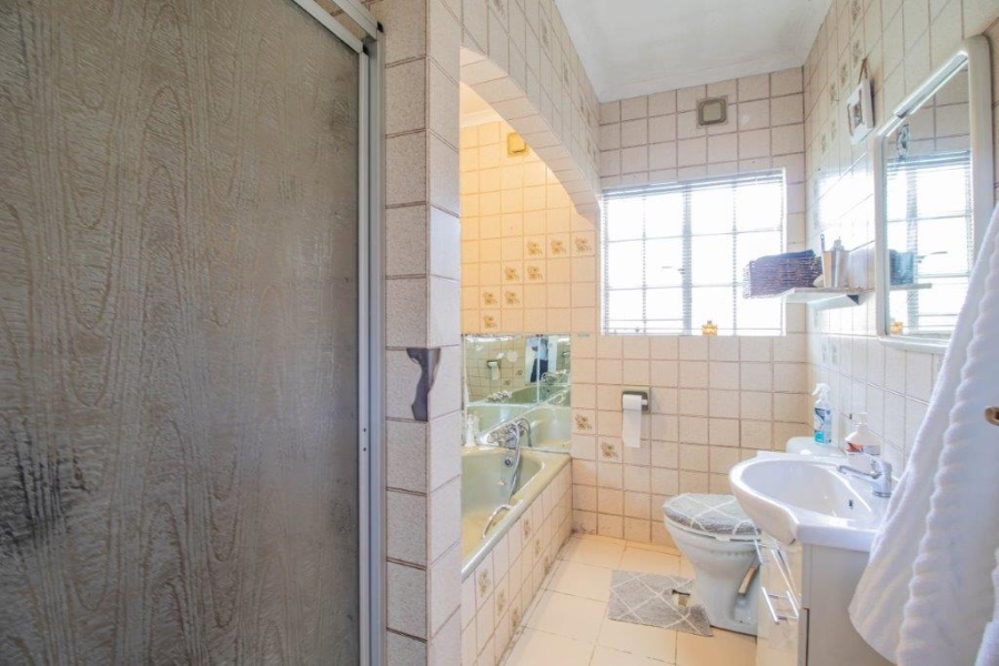4 Bedroom Property for Sale in Birchleigh North Gauteng