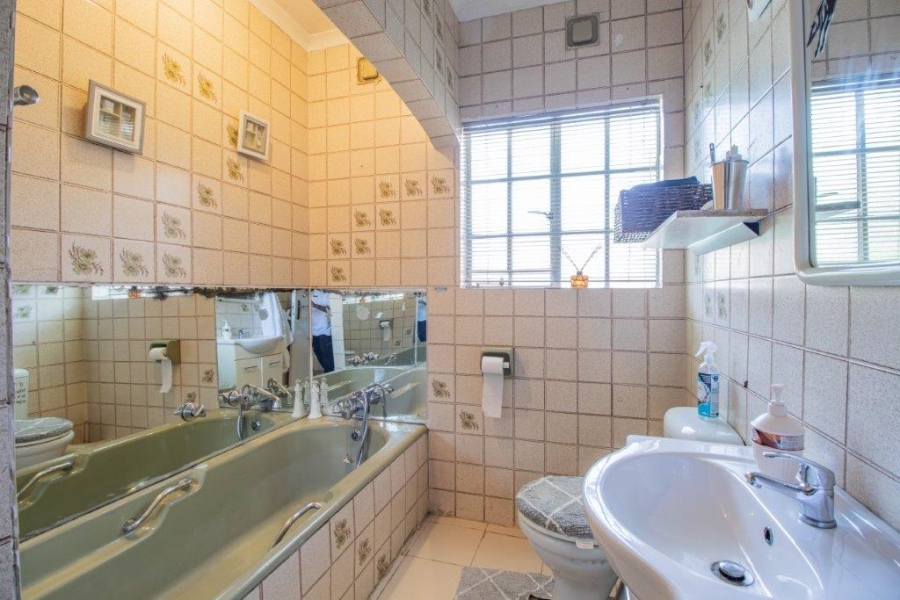 4 Bedroom Property for Sale in Birchleigh North Gauteng
