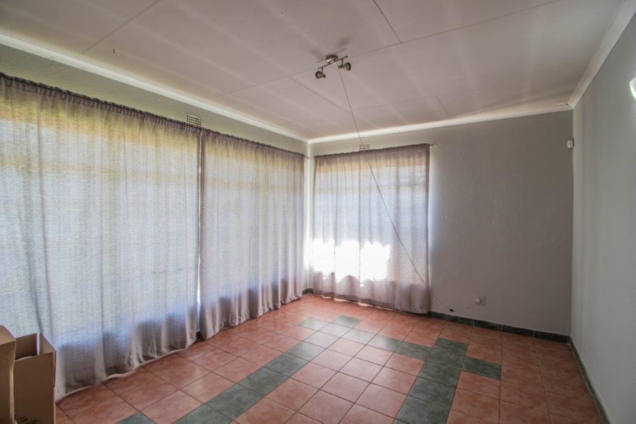 4 Bedroom Property for Sale in Birchleigh North Gauteng