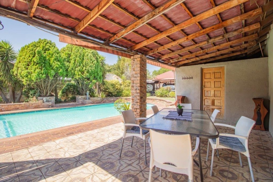 4 Bedroom Property for Sale in Birchleigh North Gauteng