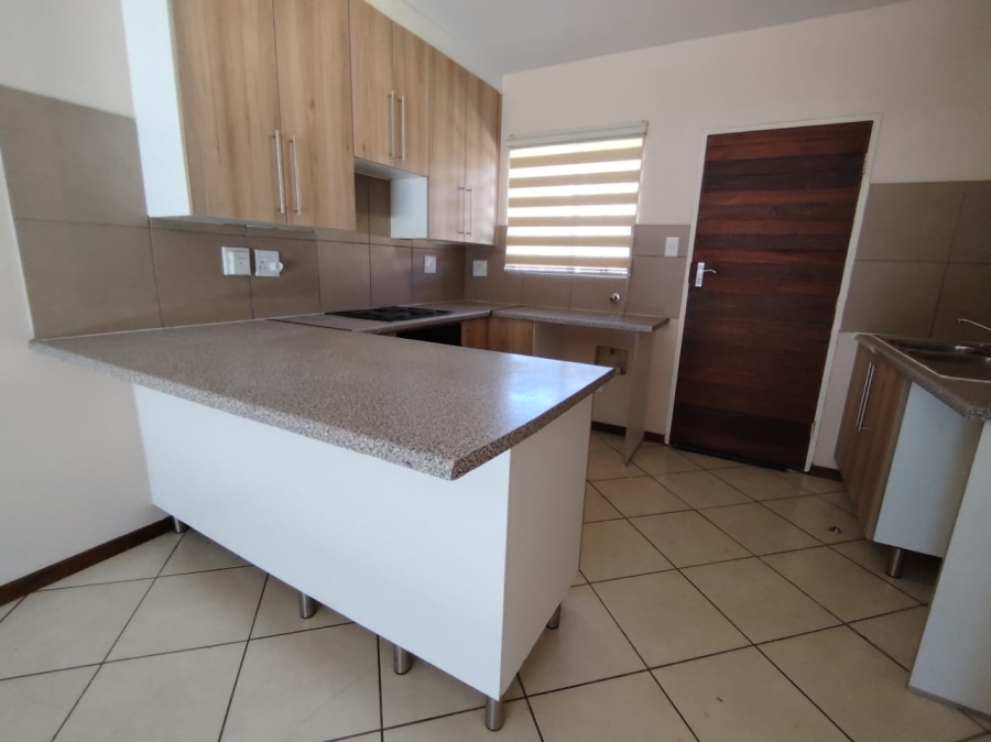 2 Bedroom Property for Sale in Monavoni Gauteng