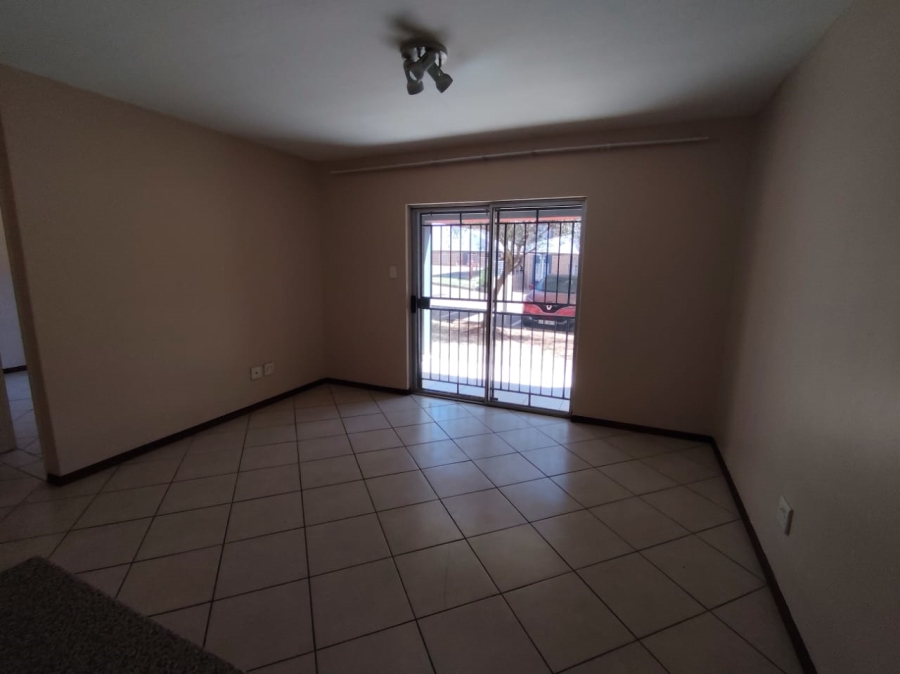 2 Bedroom Property for Sale in Monavoni Gauteng