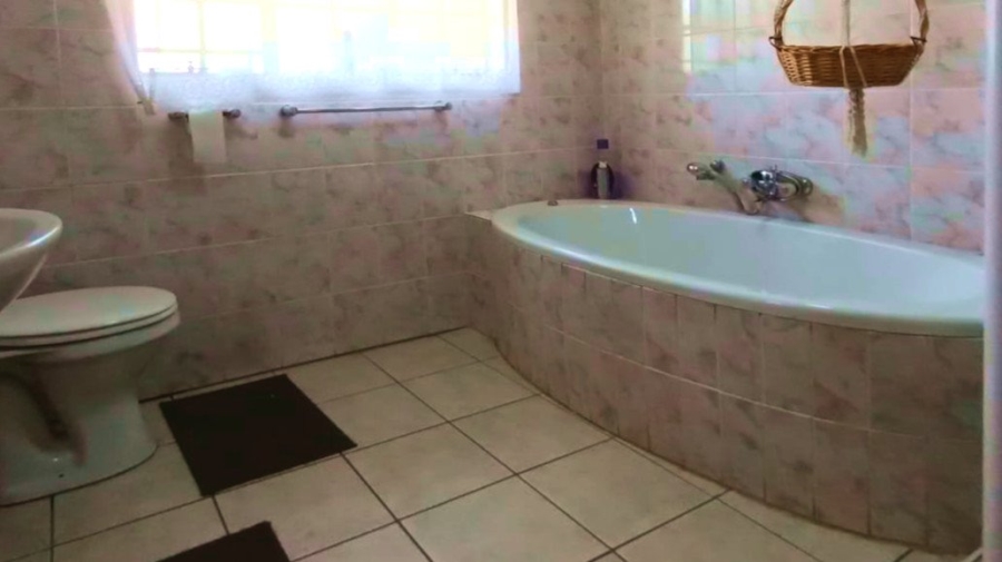4 Bedroom Property for Sale in Kookrus Gauteng