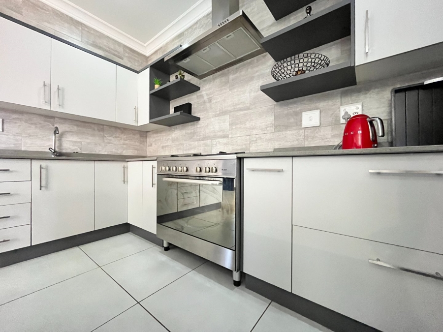 To Let 4 Bedroom Property for Rent in Ruimsig A H Gauteng